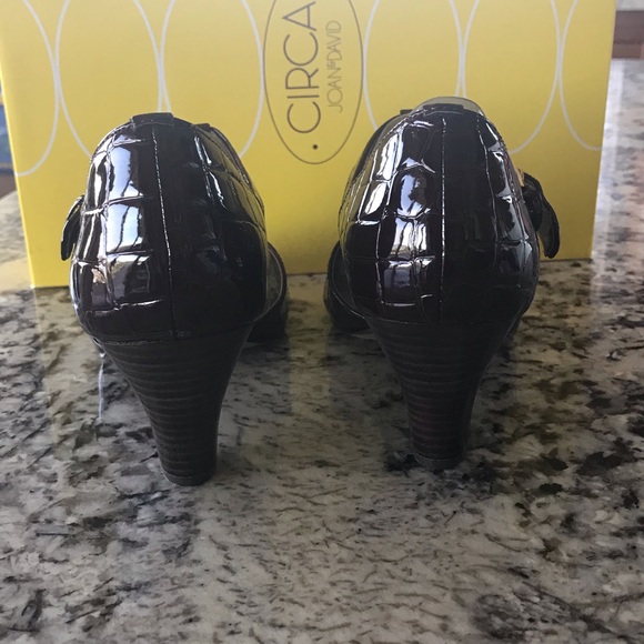 NW Circa Joan & David Shoes - Picture 4 of 7